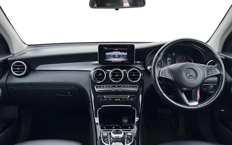 Used Mercedes GLC220 Urban 170 HP (125 kW) 2019 Grey Estate