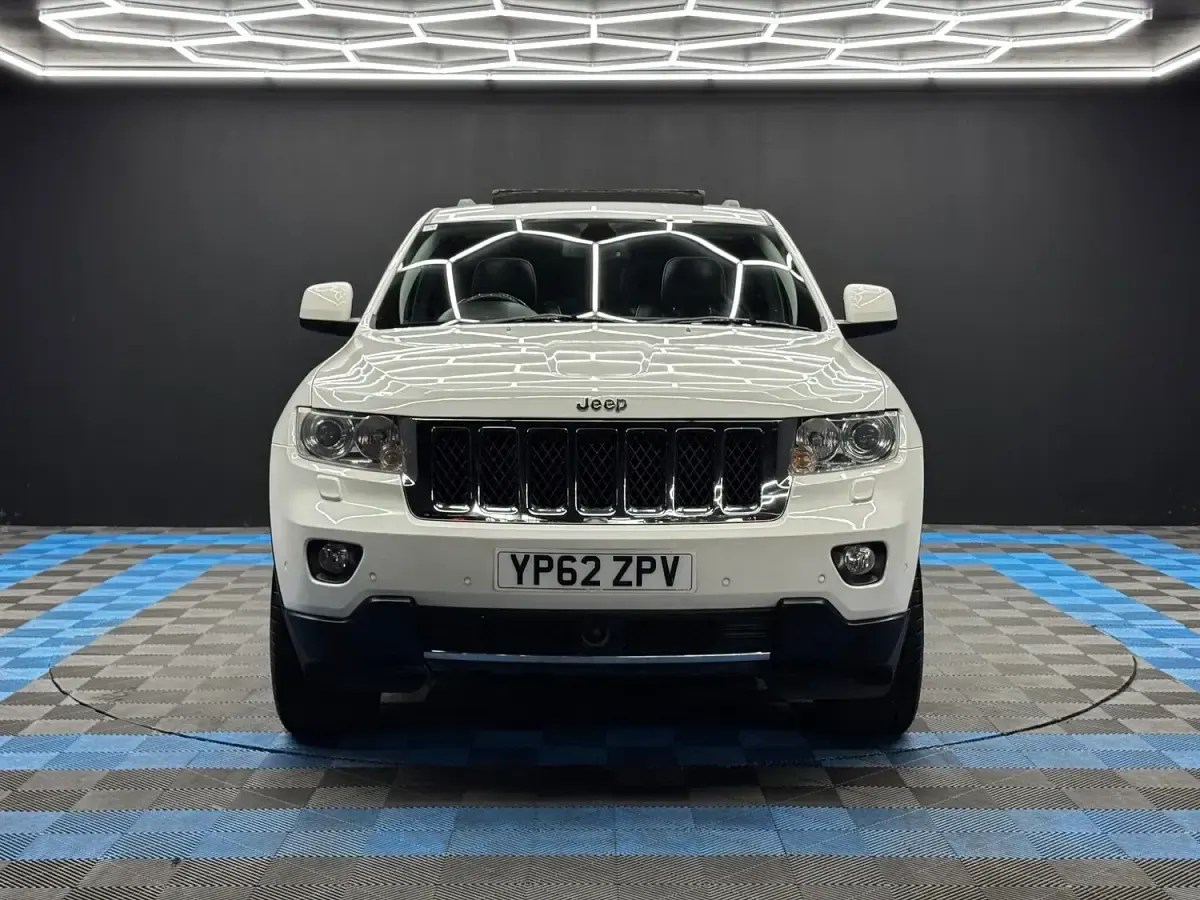 Used Jeep Grand Cherokee Overland 237 HP (174 kW) 2012 White SUV