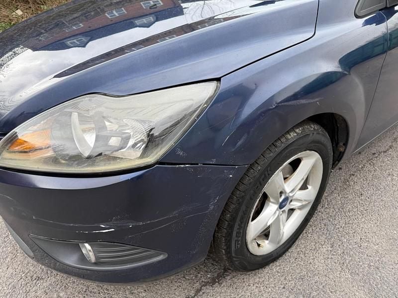 Used Ford Focus Zetec 2010 Blue Hatchback