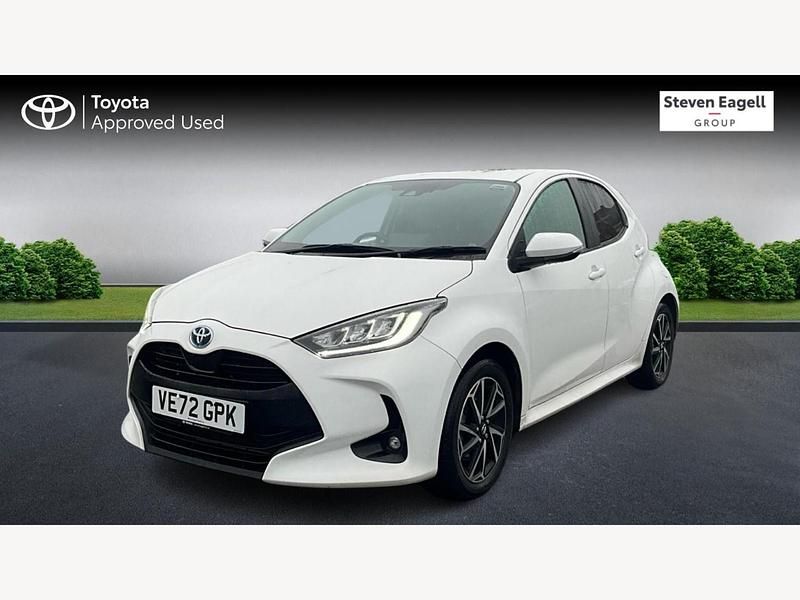 Used Toyota Yaris Hybrid Design 2022 White Hatchback