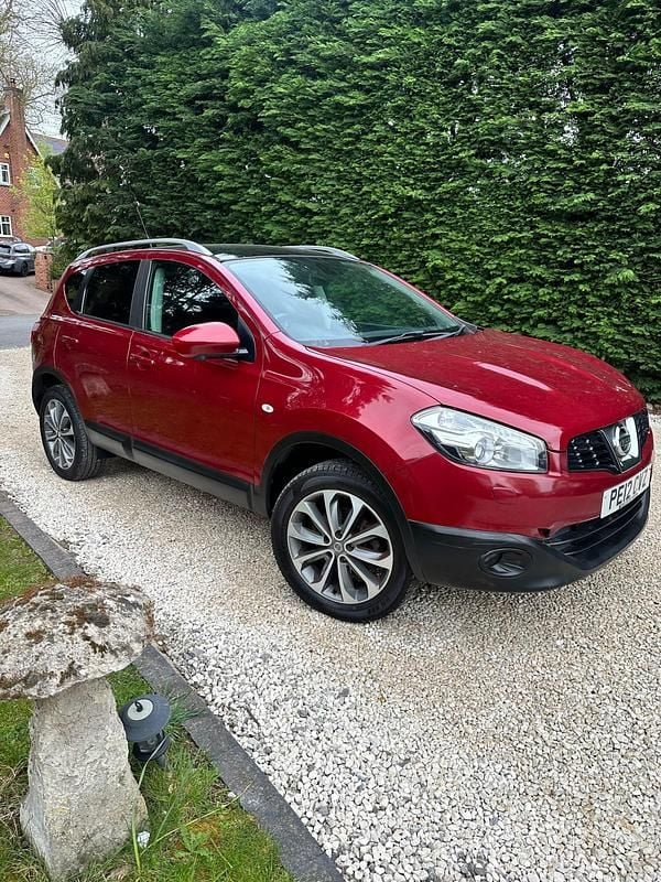 Used Nissan Qashqai Tekna 110 HP (80 kW) 2012 Red SUV