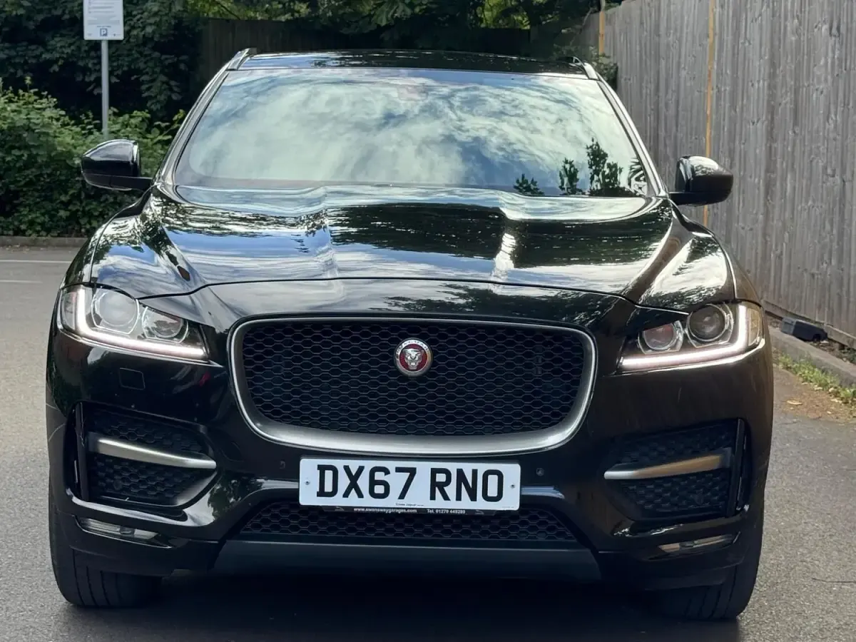 Used Jaguar F-Pace R-Sport 180 HP (132 kW) 2017 Black SUV