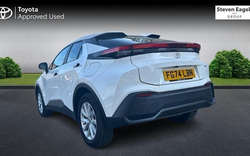 Used Toyota C-HR 140 HP (102 kW) 2026 SUV