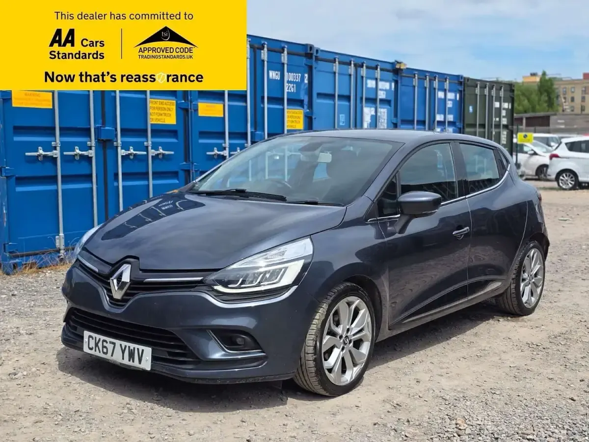 Used Renault Clio Dynamique 90 HP (66 kW) 2018 Grey Hatchback