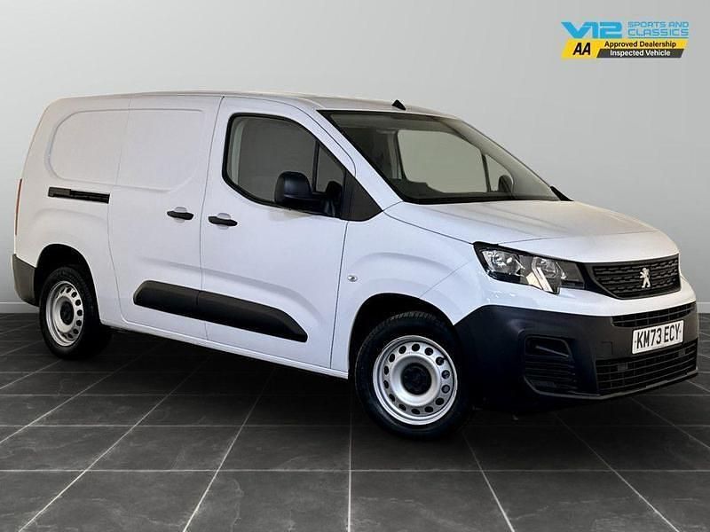 White Used 2023 Peugeot Partner Premium Van | £11,495 (Fair price) - Image 1/2