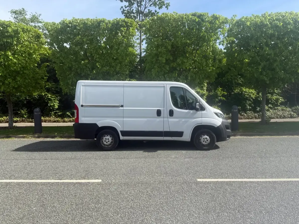 Usado Peugeot Boxer S 120 HP (88 kW) 2022 Branco Van
