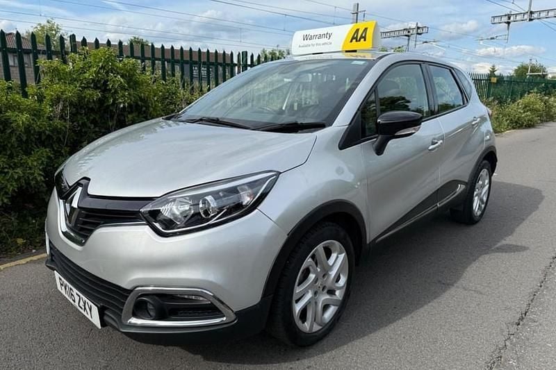 Silver Used 2016 Renault Captur Dynamique SUV | £7,900 (Good price) - Image 1/1