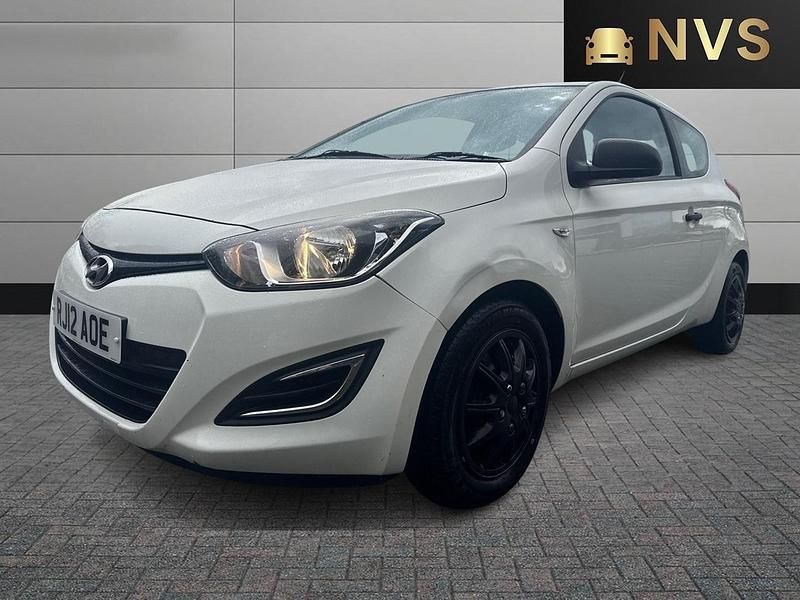 Used Hyundai i20 Classic 2012 White Hatchback