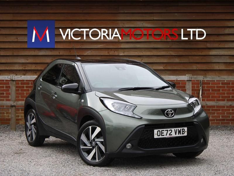 Used Toyota Aygo X 72 HP (52 kW) 2022 Green SUV