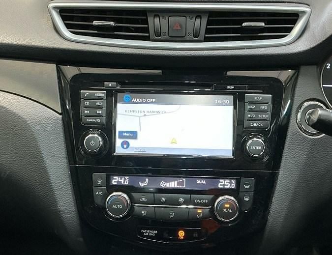 Used Nissan Qashqai Tekna 2018 Pure white SUV