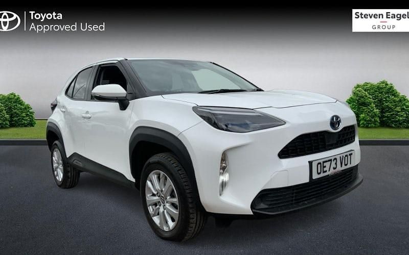 Used 2025 Toyota Yaris Hybrid Estate | £20,495 (Super price) - Image 1/4