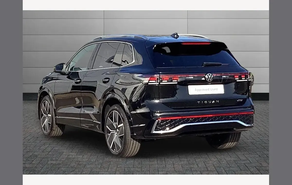 Used VW Tiguan R-line 150 HP (110 kW) 2026 Black SUV
