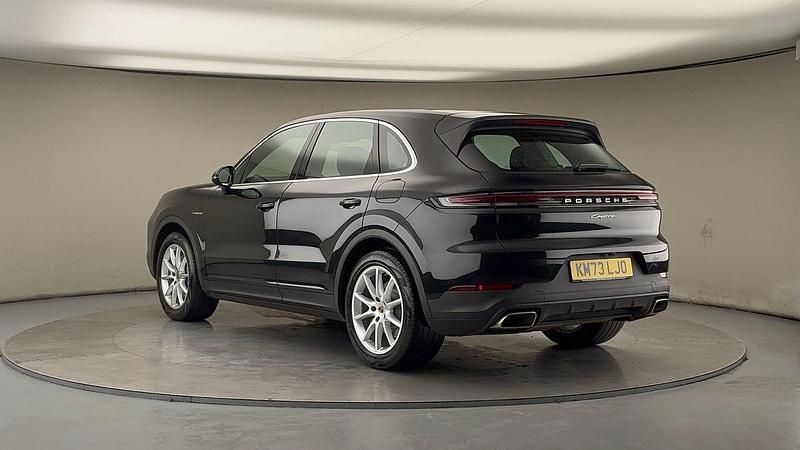 Used Porsche Cayenne 2023 Chromite black SUV