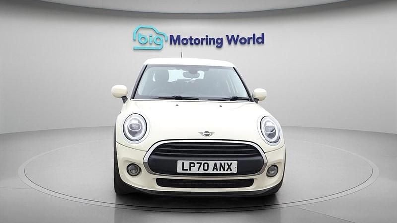 Used Mini ONE Classic 102 HP (75 kW) 2021 White Hatchback