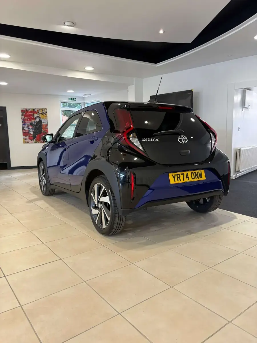 Used Toyota Aygo X 70 HP (51 kW) 2024 Blue SUV