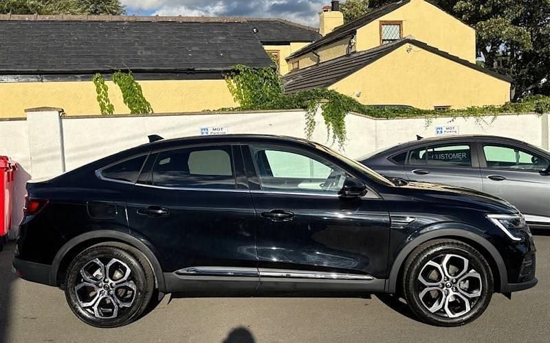 Used Renault Arkana Version S 145 HP (106 kW) 2022 Black SUV