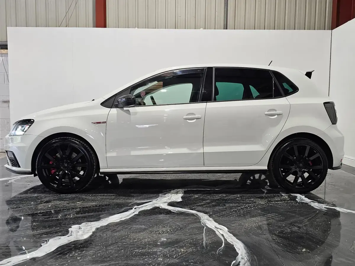 Begagnad VW Polo GTI 192 HK (141 kW) 2015 Vit Halvkombi