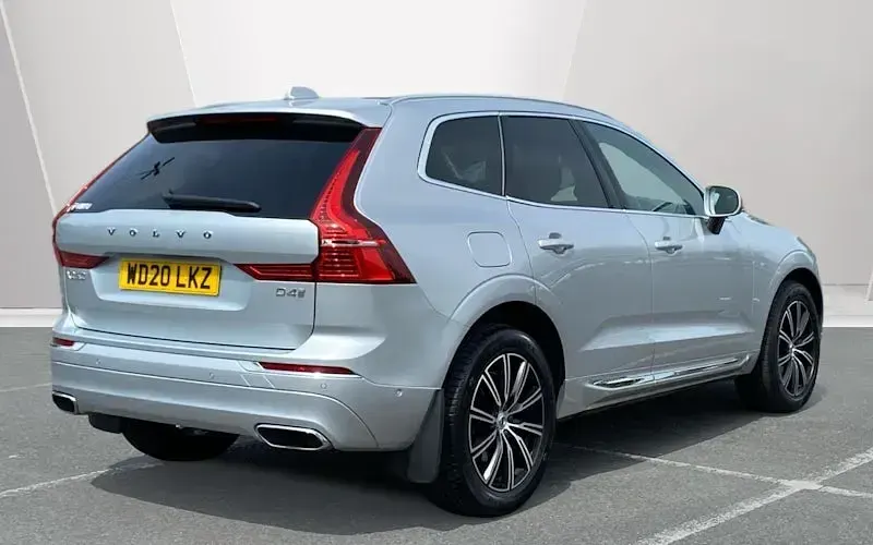 Used Volvo XC60 Inscription 190 HP (139 kW) 2020 Silver SUV