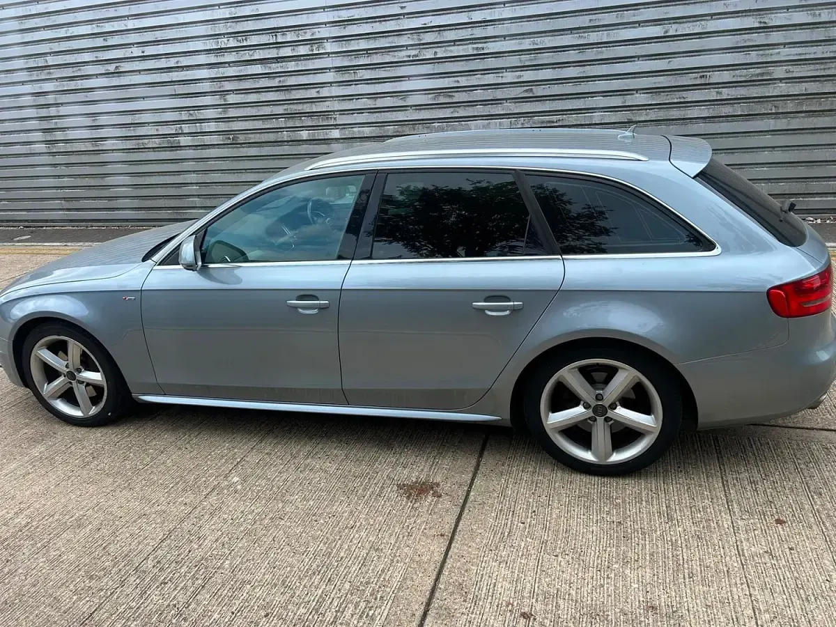 Used Audi A4 S-Line 190 HP (139 kW) 2009 Silver Estate