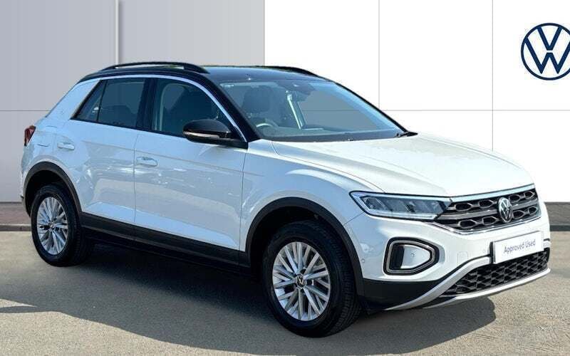 Used 2025 VW T-Roc Life SUV | £19,846 (Fair price) - Image 1/4