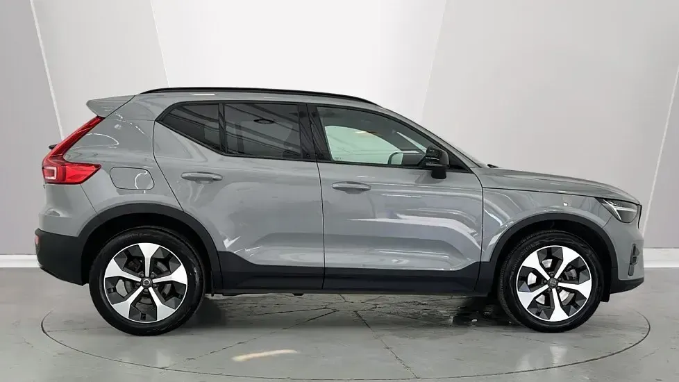 Used Volvo XC40 Plus 161 HP (118 kW) 2025 Grey SUV