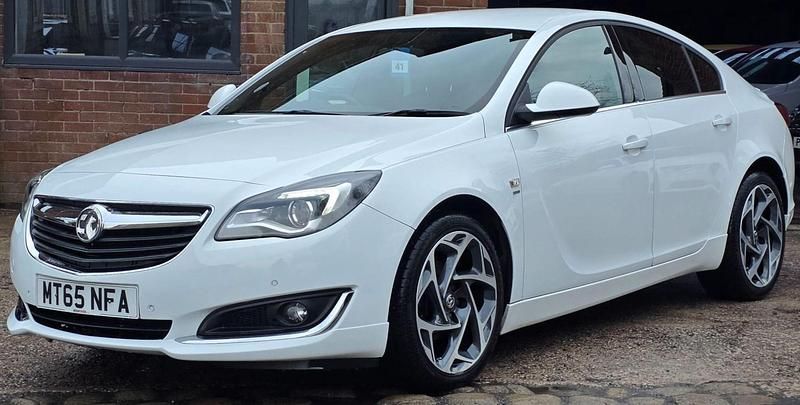 Used Vauxhall Insignia SRi 2015 White Hatchback