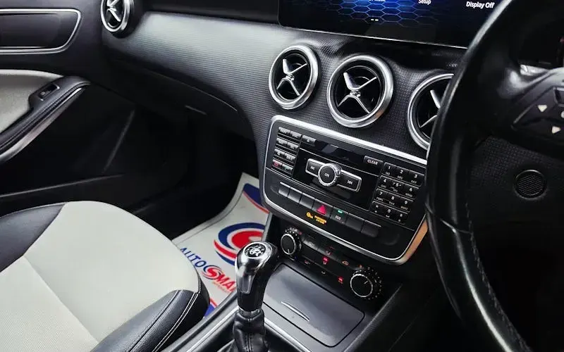 Used Mercedes A180 SE 109 HP (80 kW) 2014 Grey Hatchback