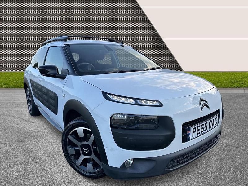 White Used 2015 Citroën C4 Cactus Flair Hatchback | £4,495 (Fair price) - Image 1/3