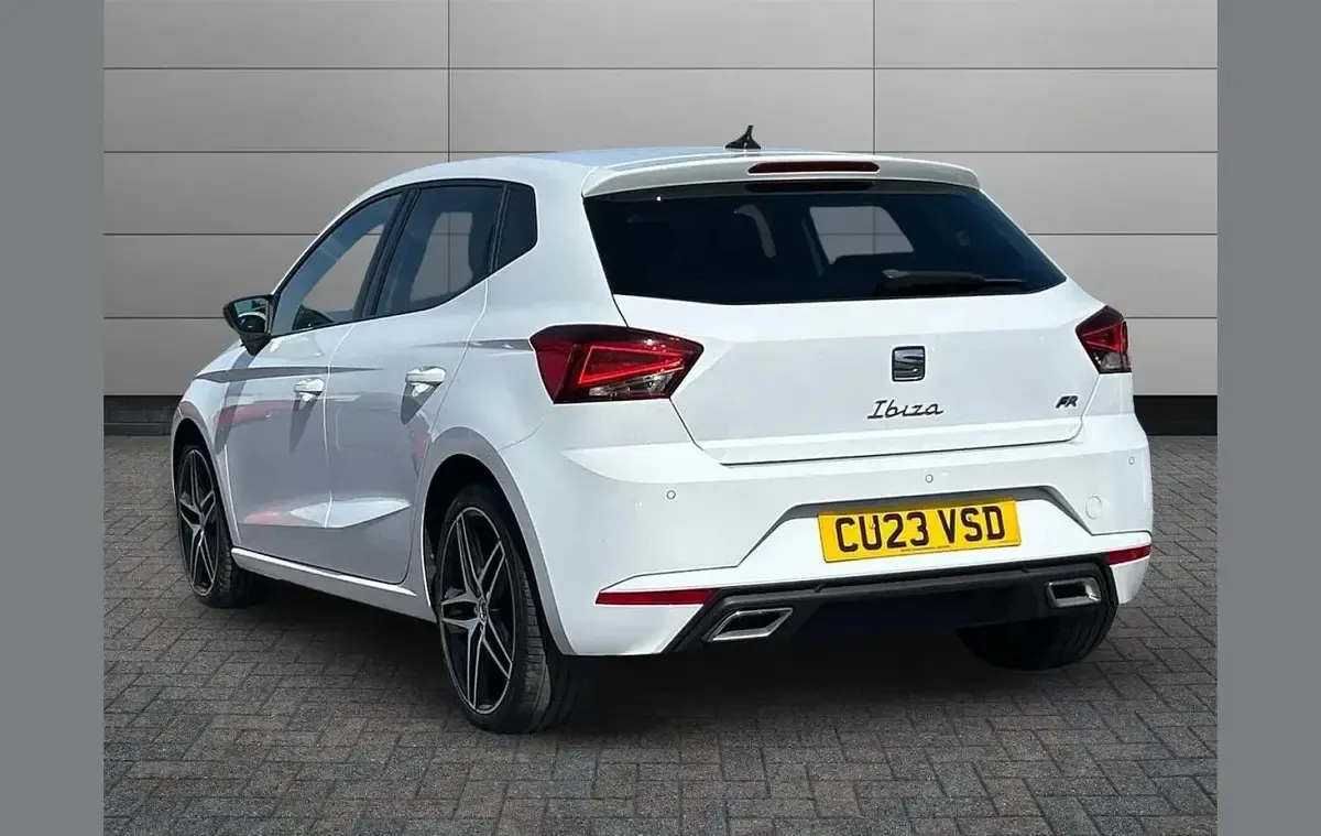 Used Seat Ibiza FR 94 HP (69 kW) 2023 White Hatchback
