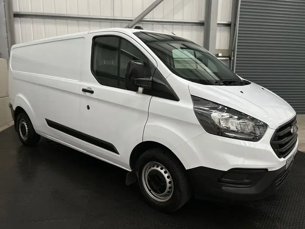 Used Ford Transit Custom 105 HP (77 kW) 2022 White Van