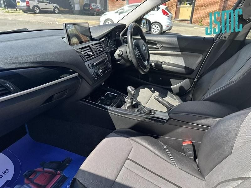 Used BMW 116 Comfort Edition 2011 White Hatchback