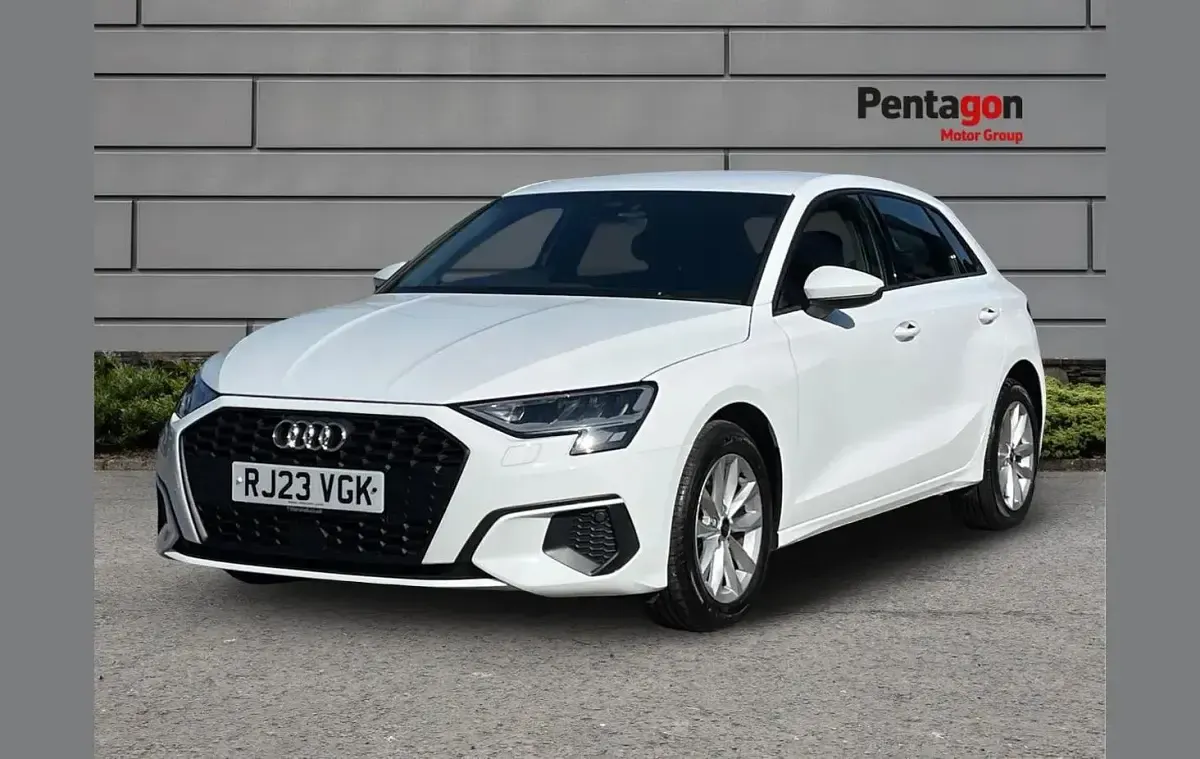 Begagnad Audi A3 108 HK (79 kW) 2023 Vit Sedan