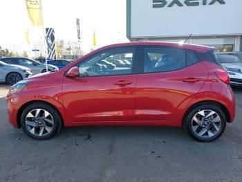 Used Hyundai i10 Advanced 63 HP (46 kW) 2025 Red Hatchback