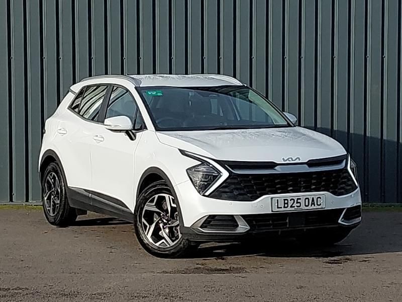 White Used 2025 Kia Sportage SUV | £24,298 (Super price) - Image 1/4