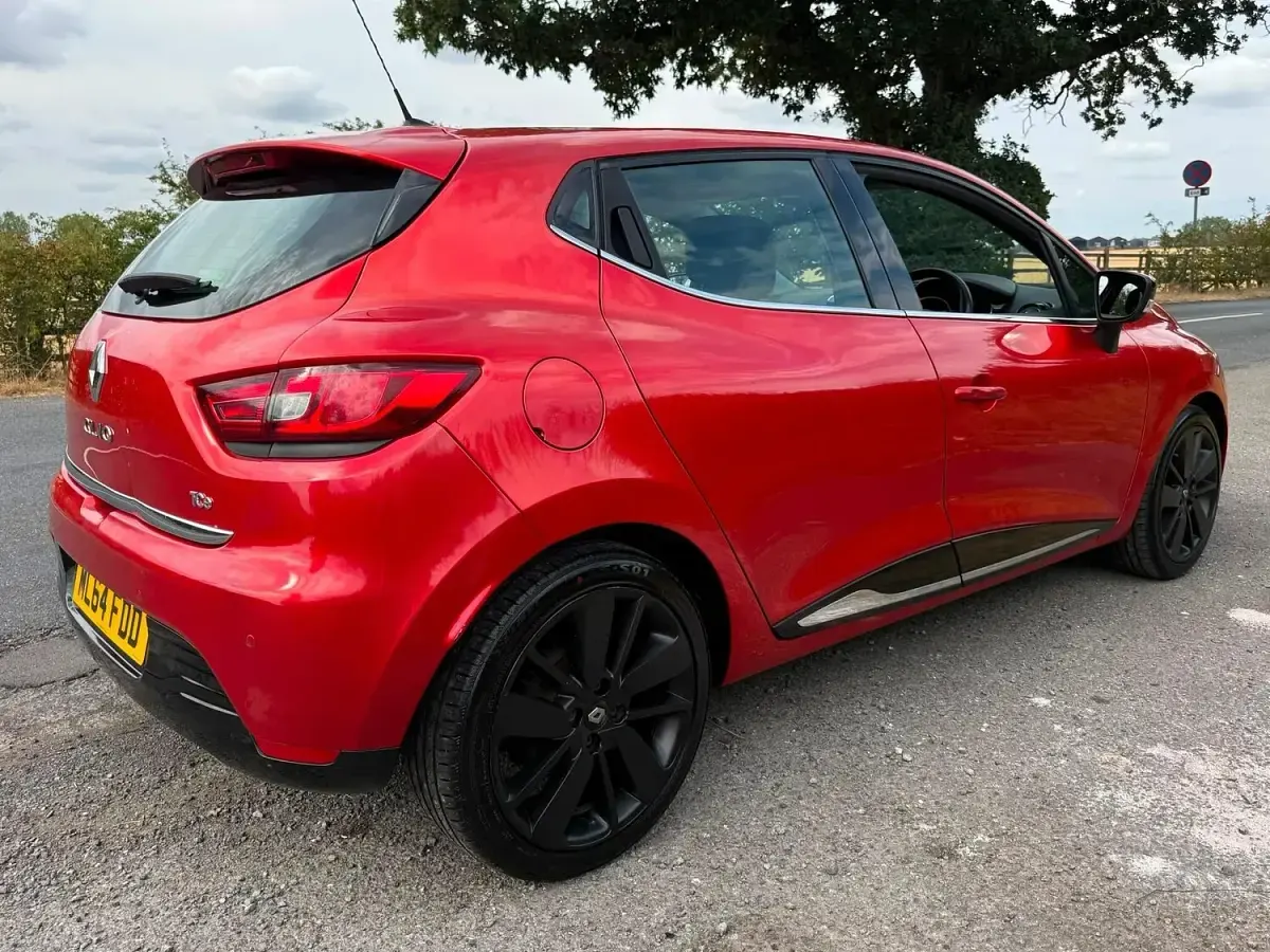 Used Renault Clio Dynamique 90 HP (66 kW) 2014 Red Hatchback