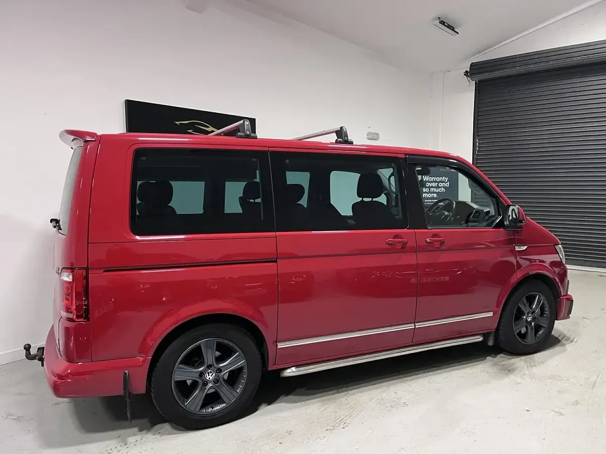 Used VW Caravelle Executive 204 HP (150 kW) 2016 Red Van