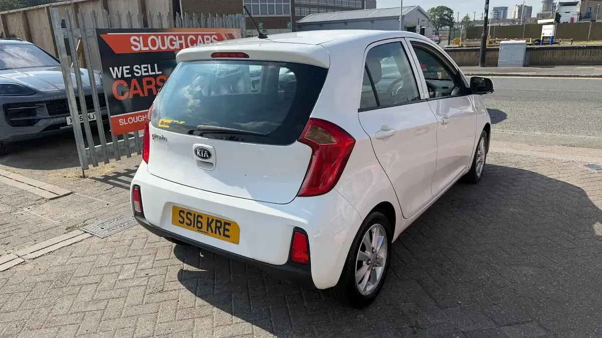Used Kia Picanto Air 66 HP (48 kW) 2016 White Hatchback