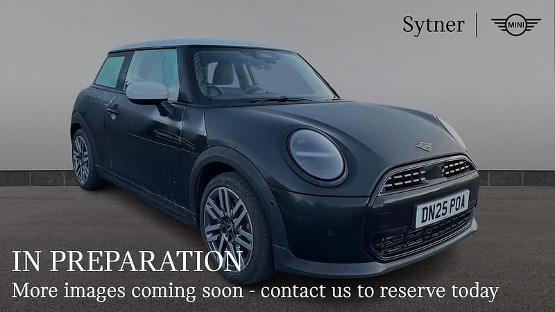 Black Used 2025 Mini Cooper Hatch Hatchback | £22,000 (Super price) - Image 1/4