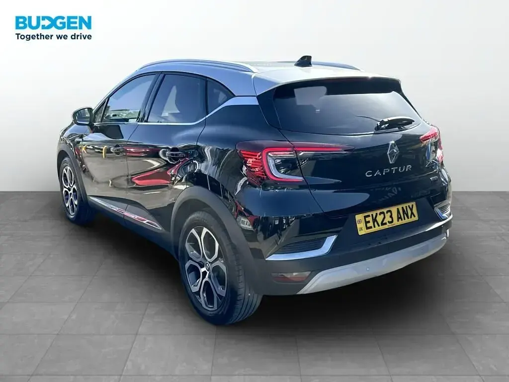 Usado Renault Captur Techno 143 HP (105 kW) 2023 Cinzento SUV