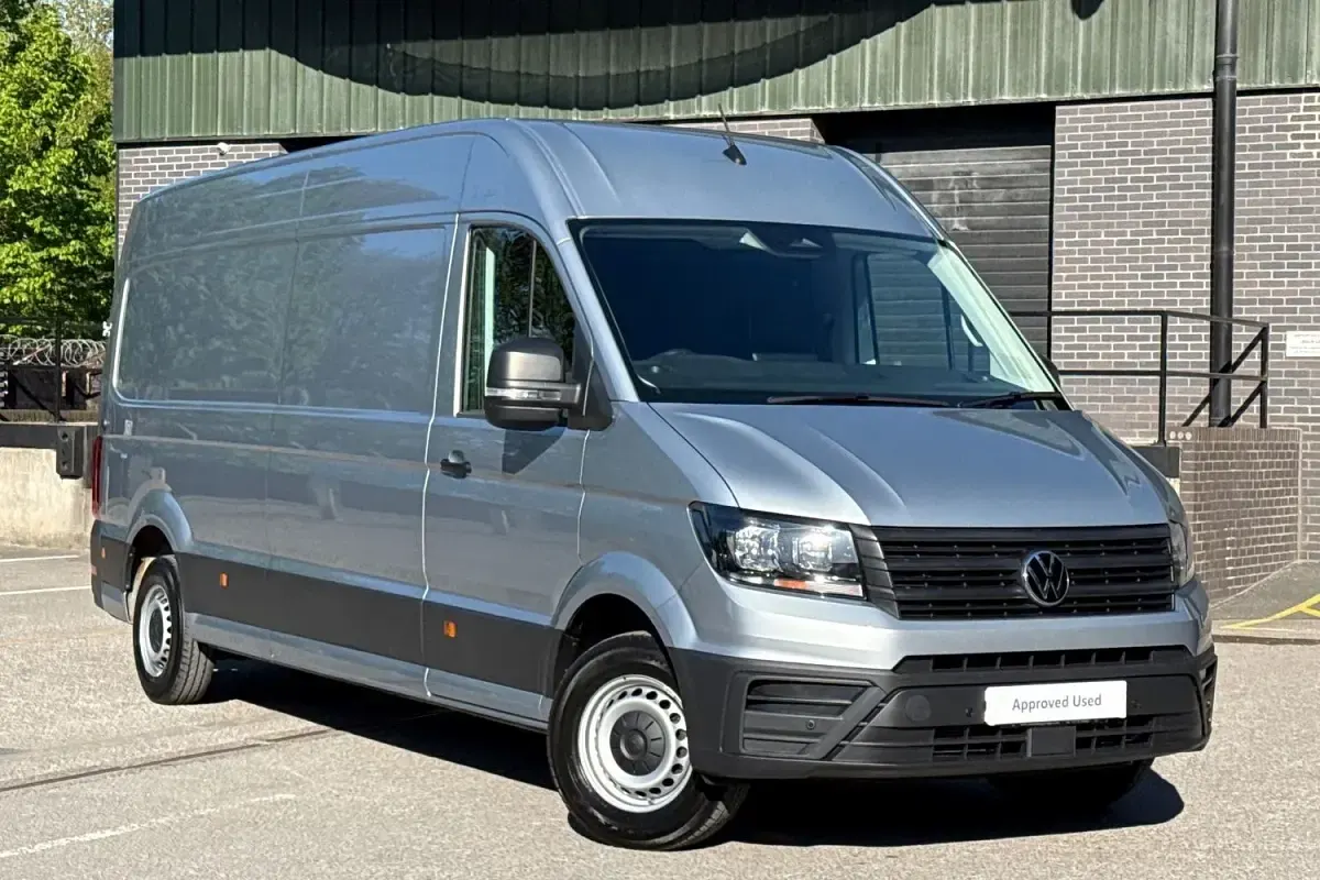 Usado VW Crafter 140 HP (102 kW) 2025 Prateado Van