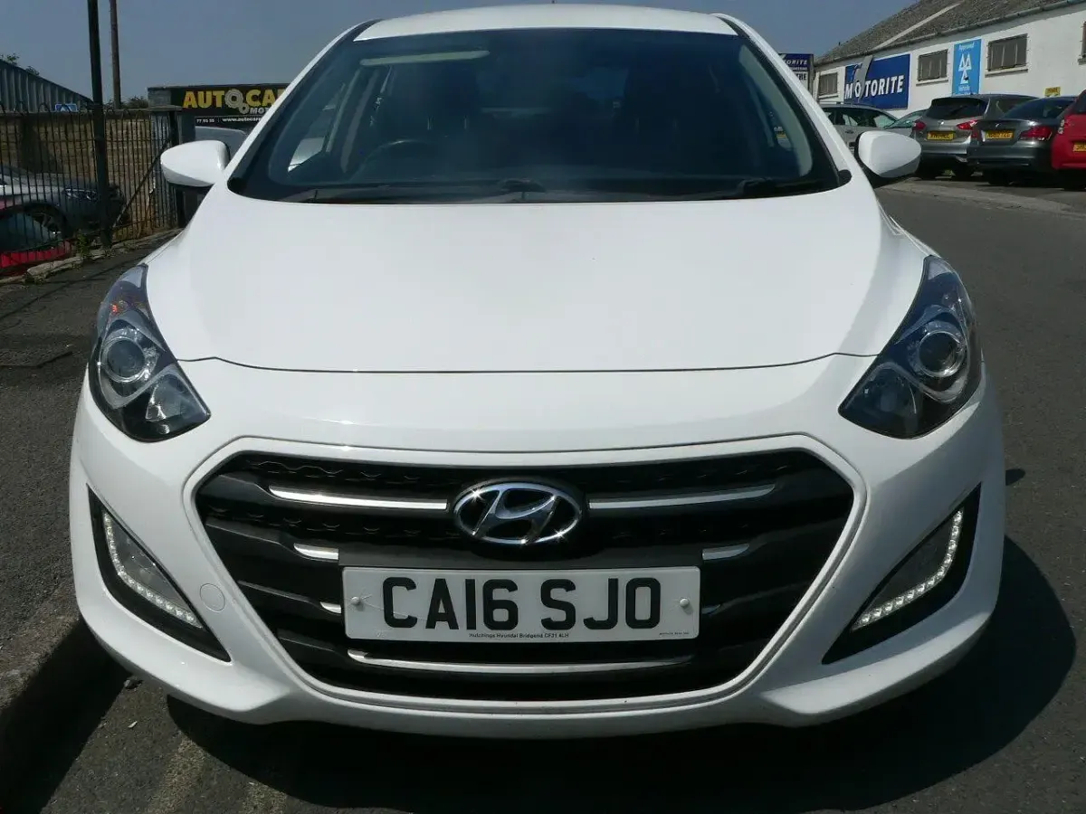 Used Hyundai i30 2016 White Estate