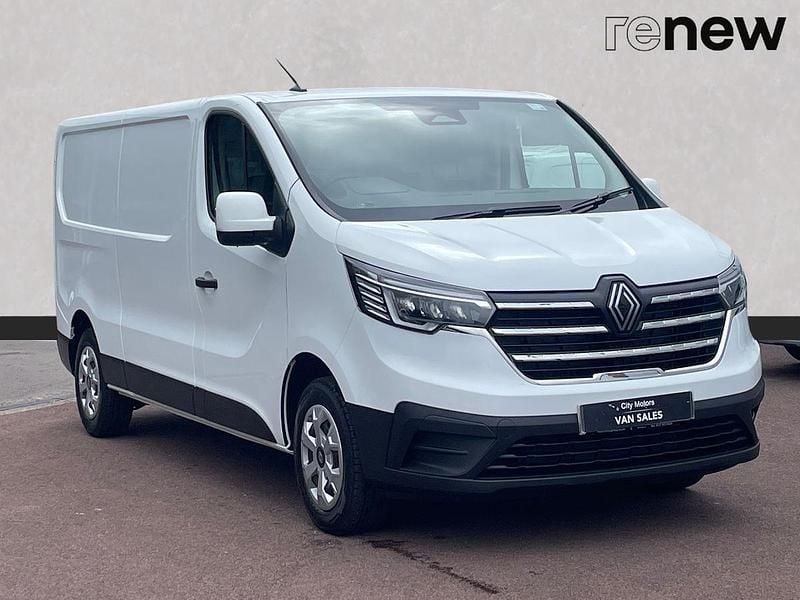 Used Renault Trafic 148 HP (108 kW) 2024 Solid  glacier white  MPV