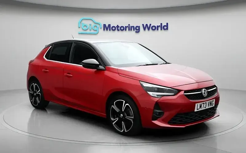 Begagnad Vauxhall Corsa Ultimate 101 HK (74 kW) 2023 Röd Halvkombi