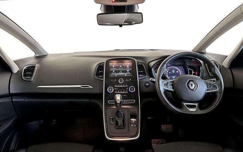 Used Renault Scénic IV Iconic 140 HP (102 kW) 2019 Silver/black MPV