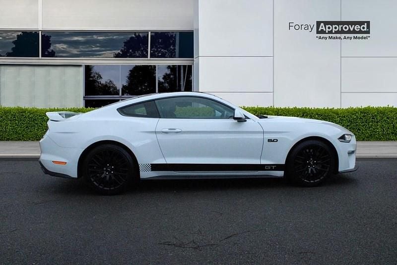 Used Ford Mustang GT 2019 Oxford white Coupe
