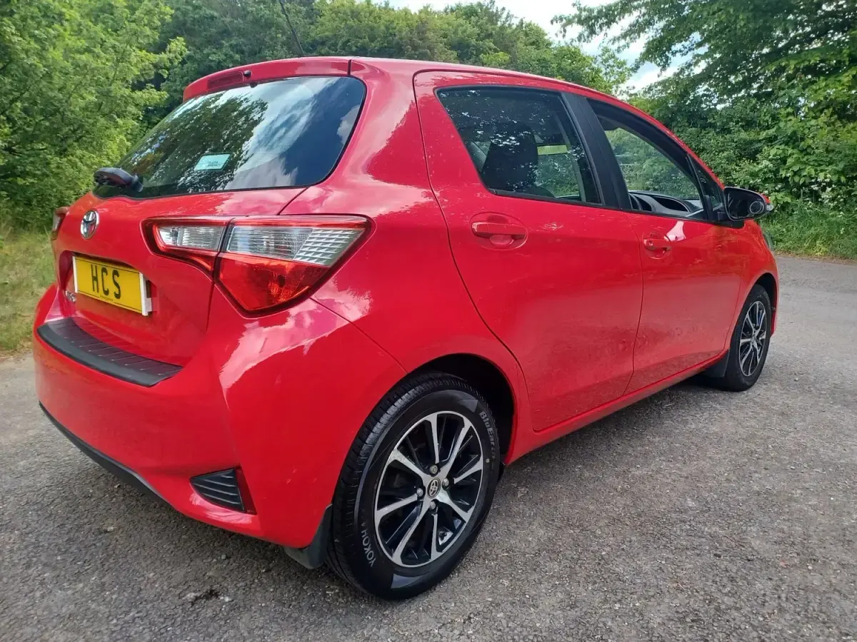 Gebraucht Toyota Yaris 2018 Rot Kleinwagen