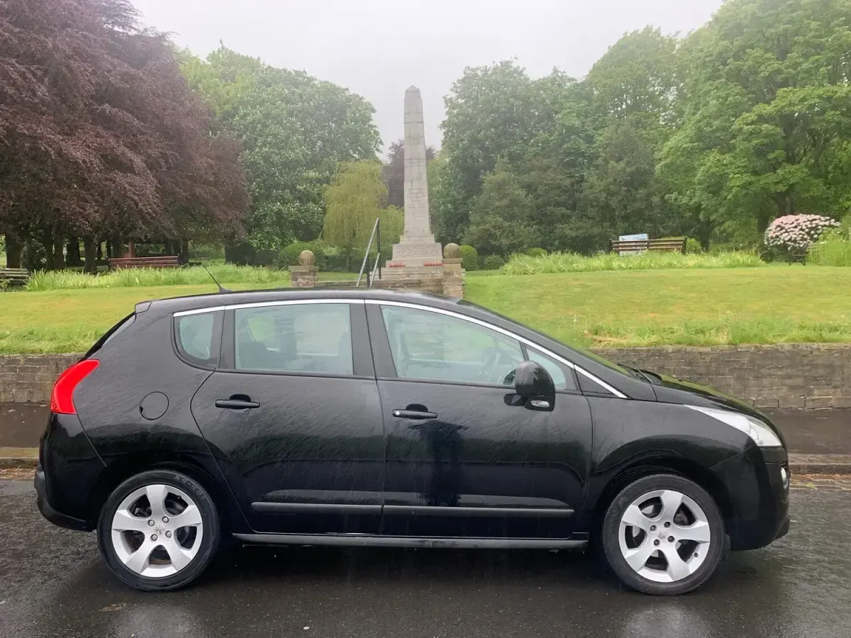 Used Peugeot 3008 Active 112 HP (82 kW) 2012 Black Estate