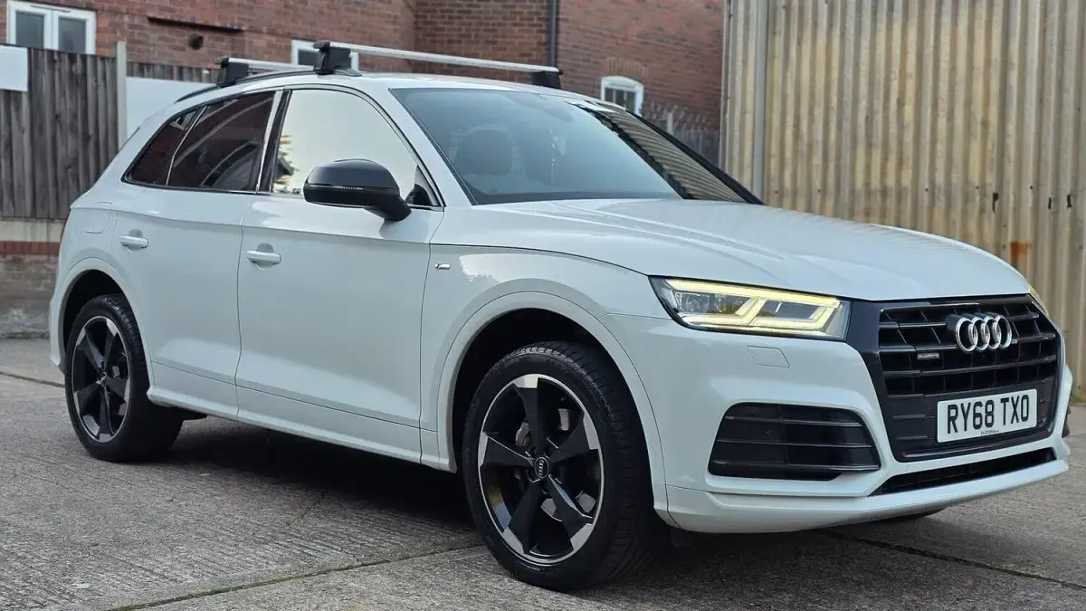Used Audi Q5 Black Edition 190 HP (139 kW) 2019 White SUV