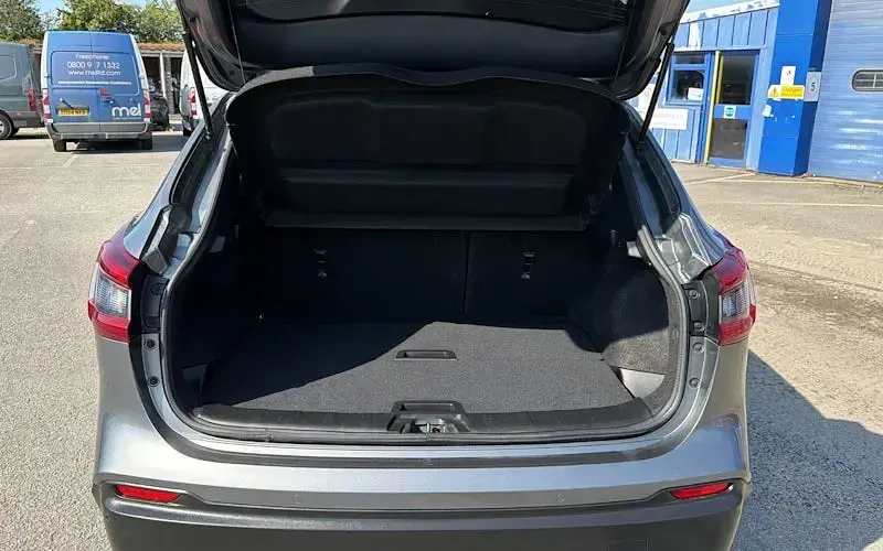 Used Nissan Qashqai N-Connecta 163 HP (119 kW) 2018 Grey SUV