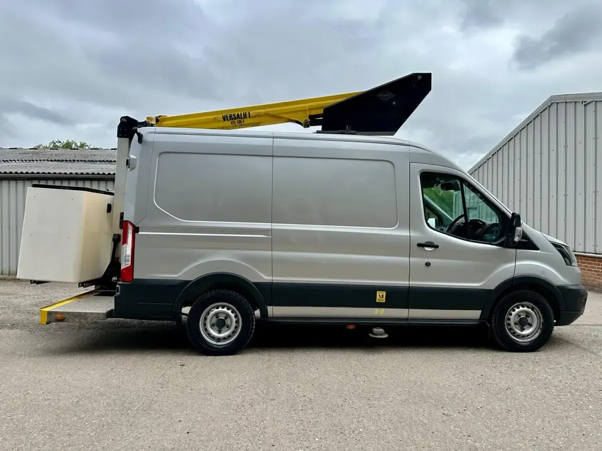 Second-hand Ford Transit 130 CP (95 kW) 2019 Argintiu Van